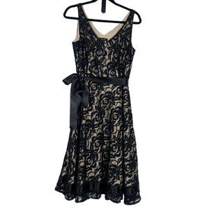 Arthur S. Levine Tahari Floral Lace Sleeveless V-Neck Dress • Size 14